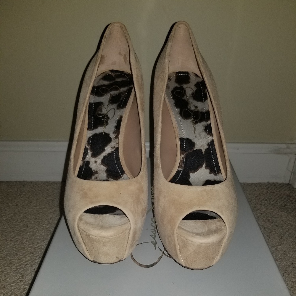 Jessica Simpson  Platform Pumps